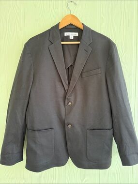 Amazon Essentials Men’s Black Two-Button Sport Coat Blazer